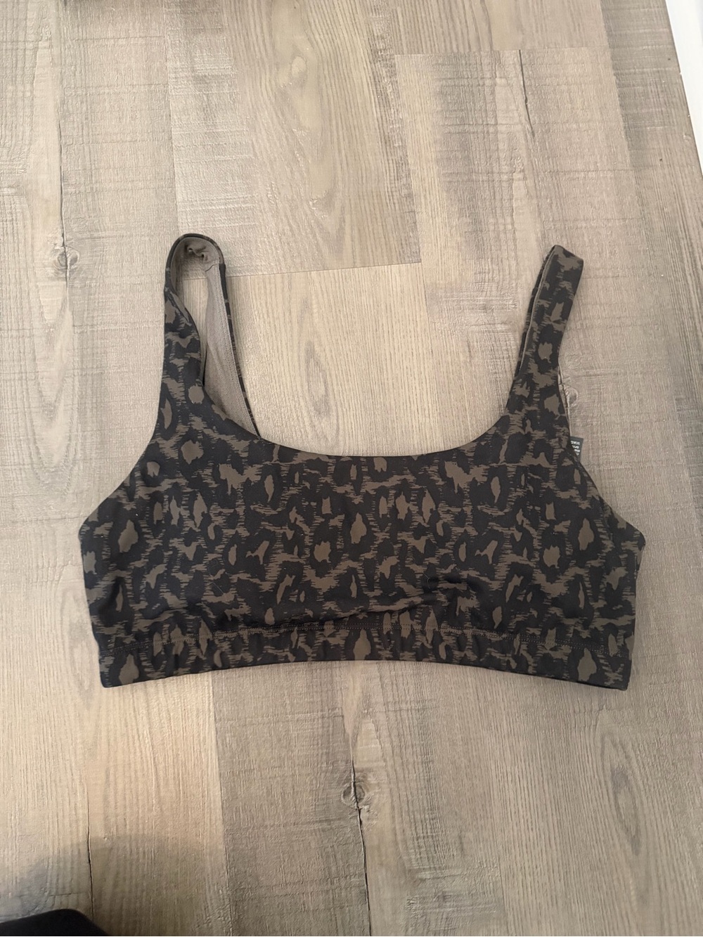 Vuori daily bra in cocoa spots